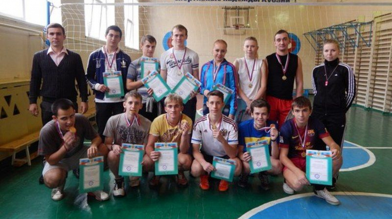 В Центральном округе состоялся турнир по волейболу