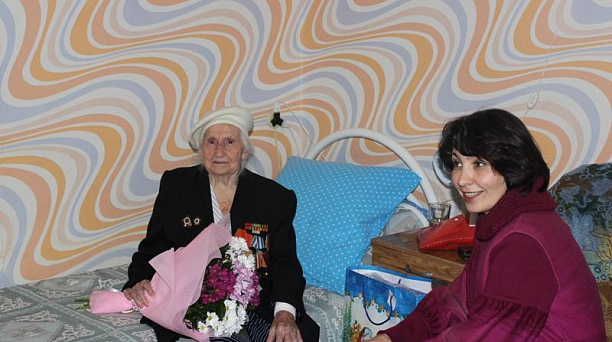 Ветерана войны Центрального округа Марию Григорьевну Кузьменко поздравили с юбилеем