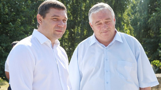 Горячая пора в сквере «Прохладном»: зеленую зону в станице Старокорсунской Краснодара благоустроят до конца октября