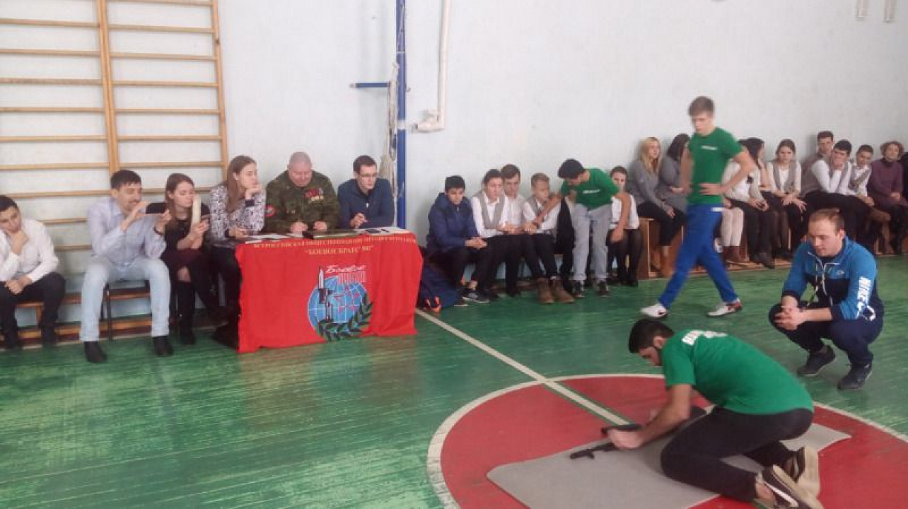 В СОШ №58 прошла встреча с ветеранами вооруженных конфликтов (3).jpg