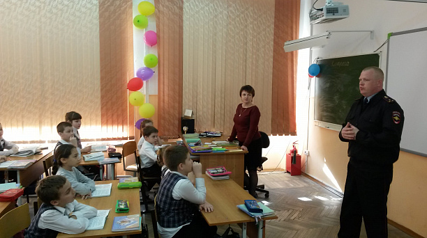 Для учащихся Западного округа провели урок по правилам дорожного движения