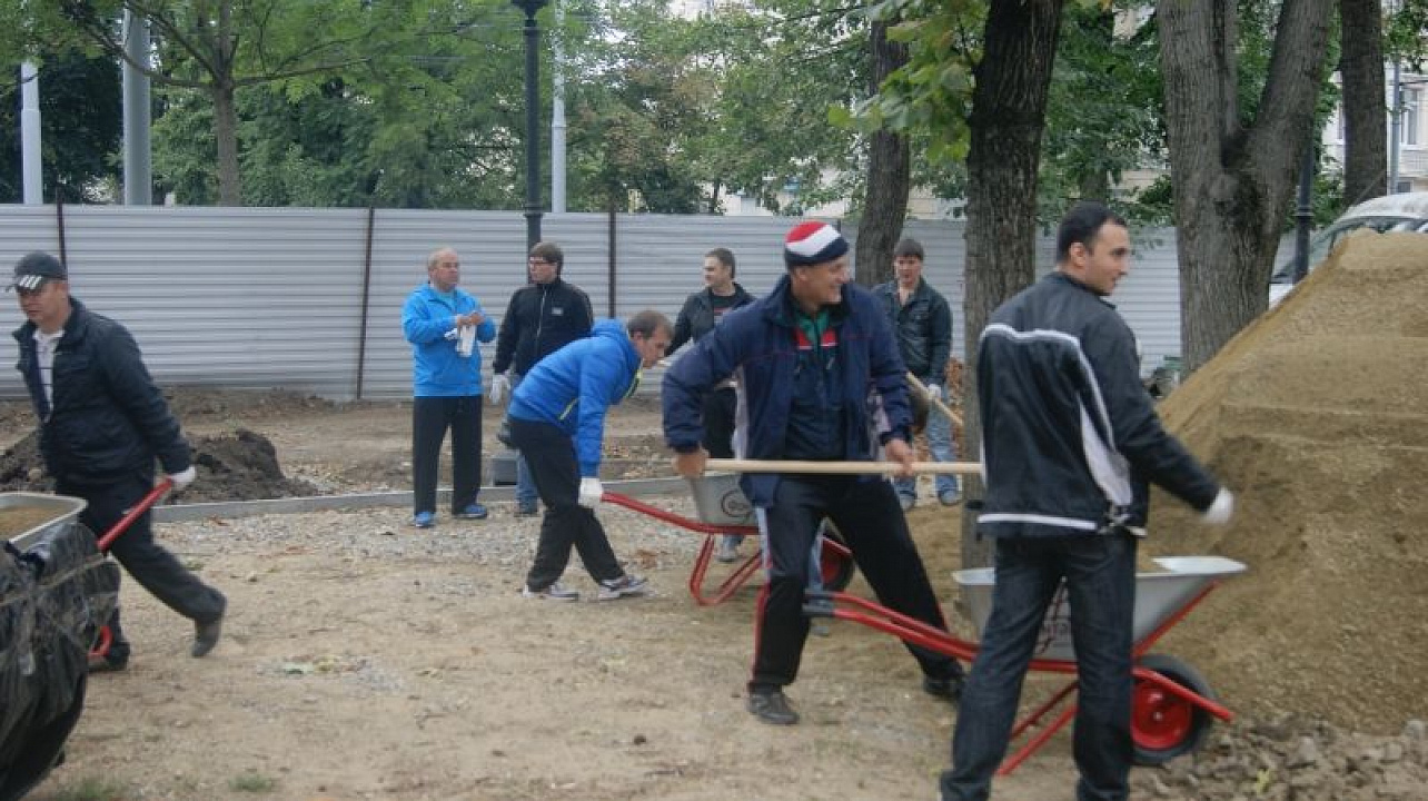В Краснодаре прошел общегородской субботник