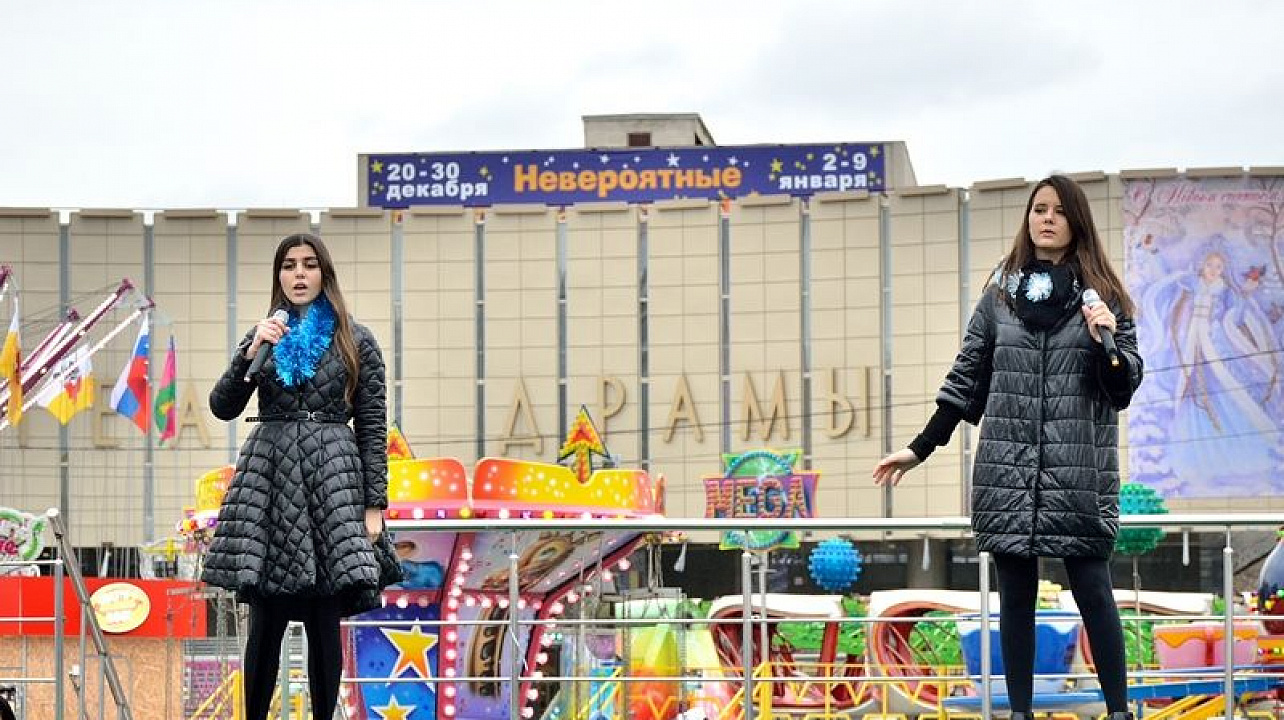 100 юных прикубанцев из Центра детского творчества сделали новогодний подарок горожанам