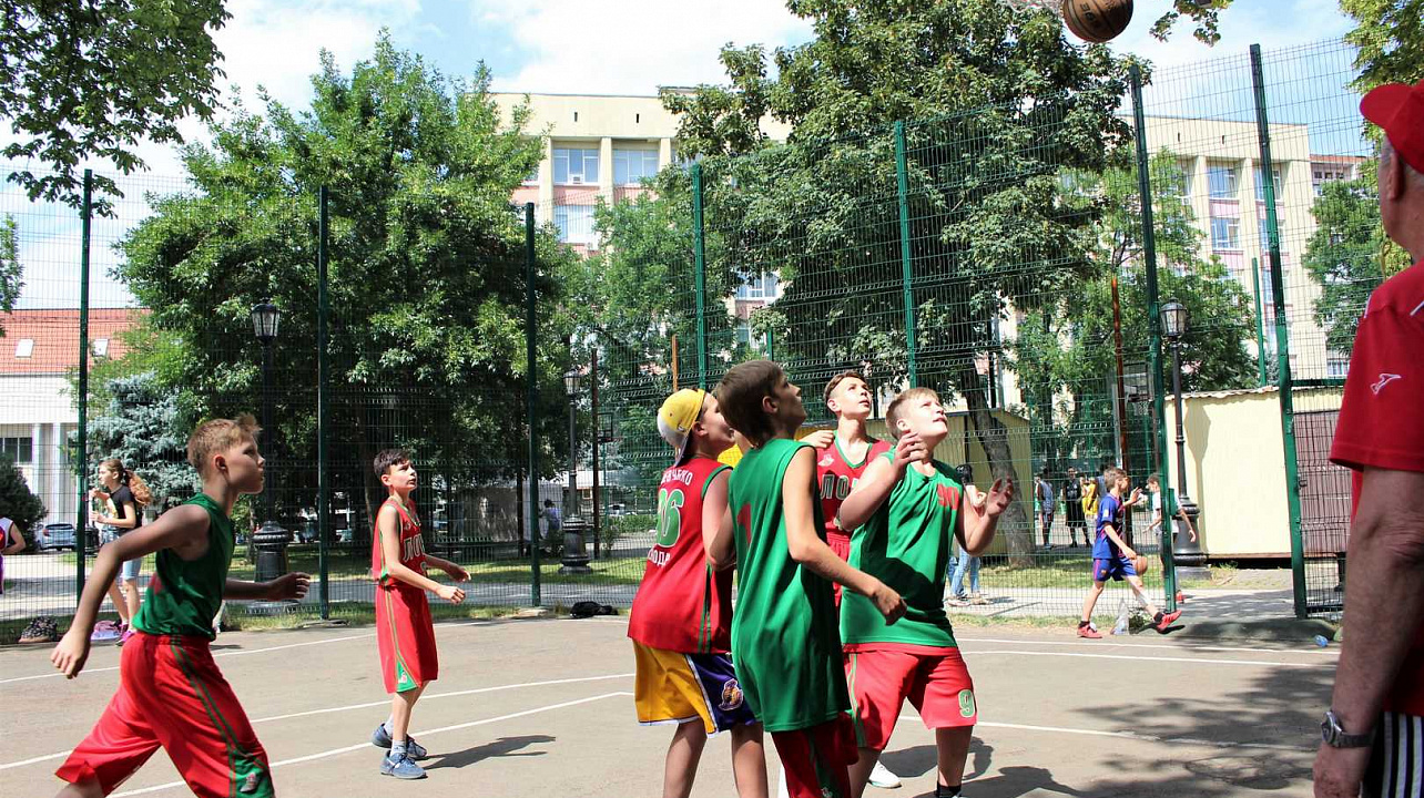Городской финал Всекубанского турнира по уличному баскетболу на Кубок губернатора уже на старте