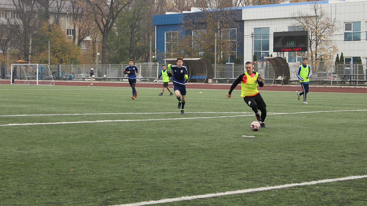 Завершился футбольный матч 8х8 среди студенческих команд  