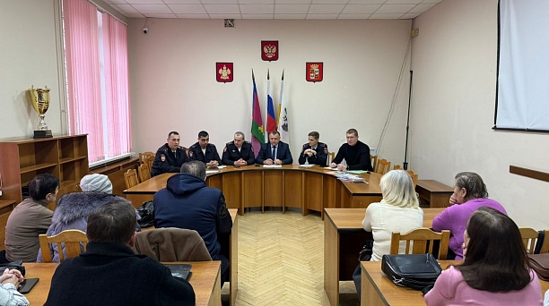 Участковые отчитались перед жителями округа о проделанной работе