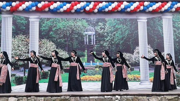 Весенне-летний сезон открыли парки Западного округа