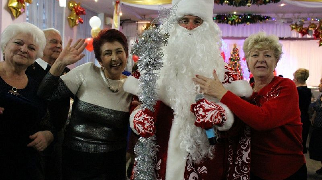 В Центральном округе состоялся  традиционный новогодний бал общественности