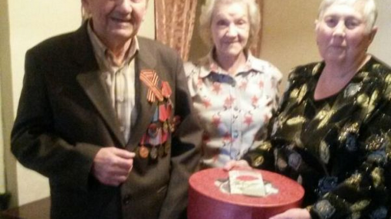 В Центральном округе поздравили семейных юбиляров