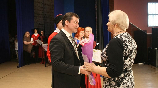 В Прикубанском округе поздравили женщин с Международным женским днем