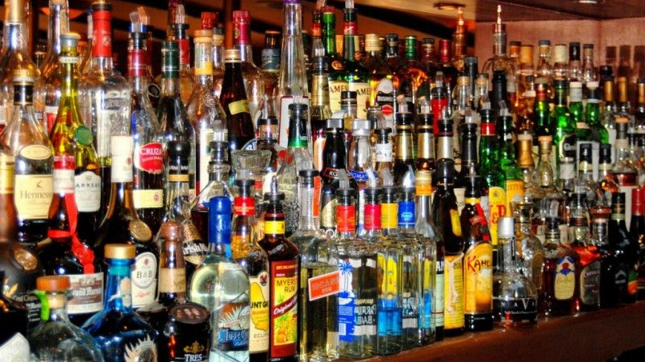 В Западном округе ведется контроль продажи алкогольной продукции