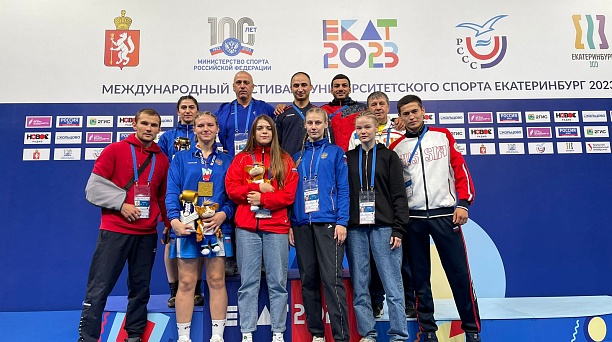 У бокса женское лицо