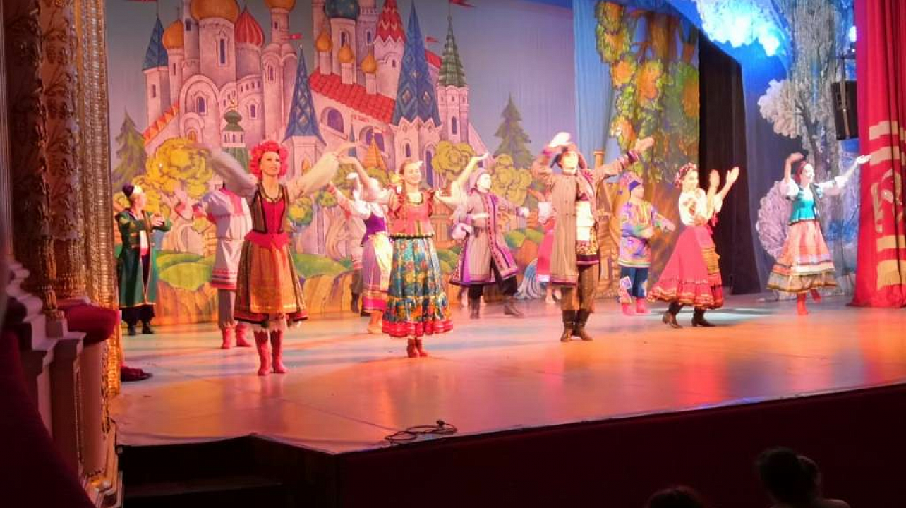 В Краснодарской филармонии им. Г. Ф. Пономаренко состоялось театрализованное новогоднее представление