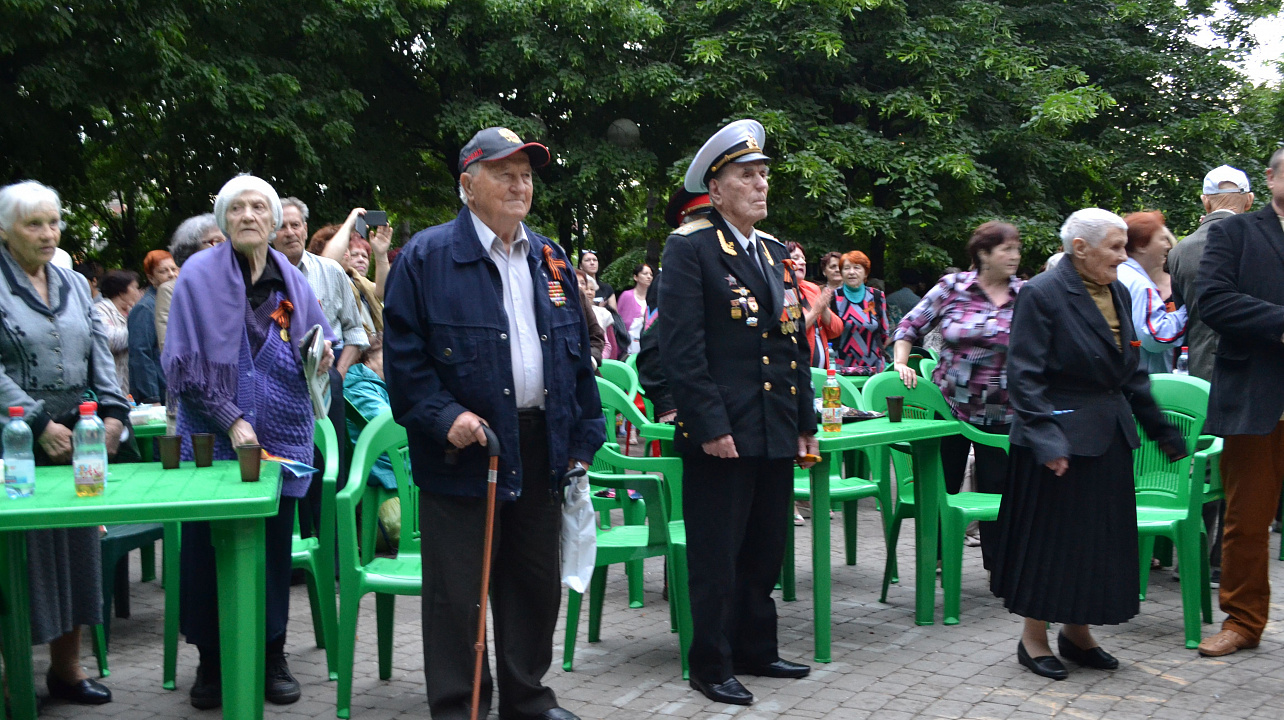 День Победы в Прикубанском округе отметили патриотическим концертом и праздничным салютом