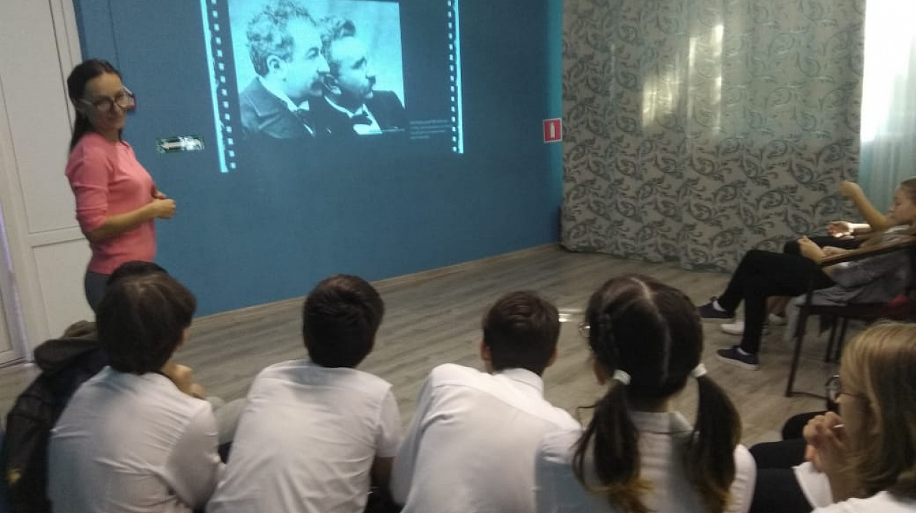 В Доме культуры Западного округа состоялось «Путешествие в мир кино»
