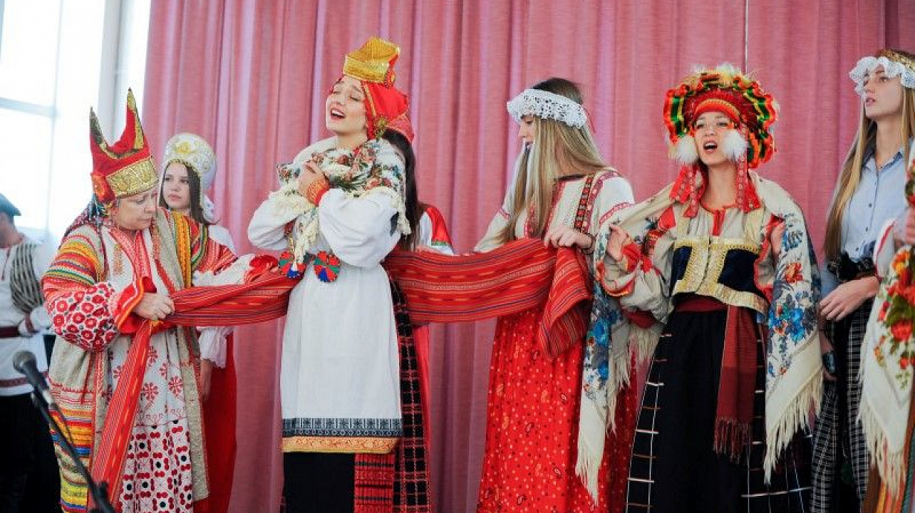 В учебных заведениях Краснодара прошла серия мастер-классов «От России до России» (5).jpg