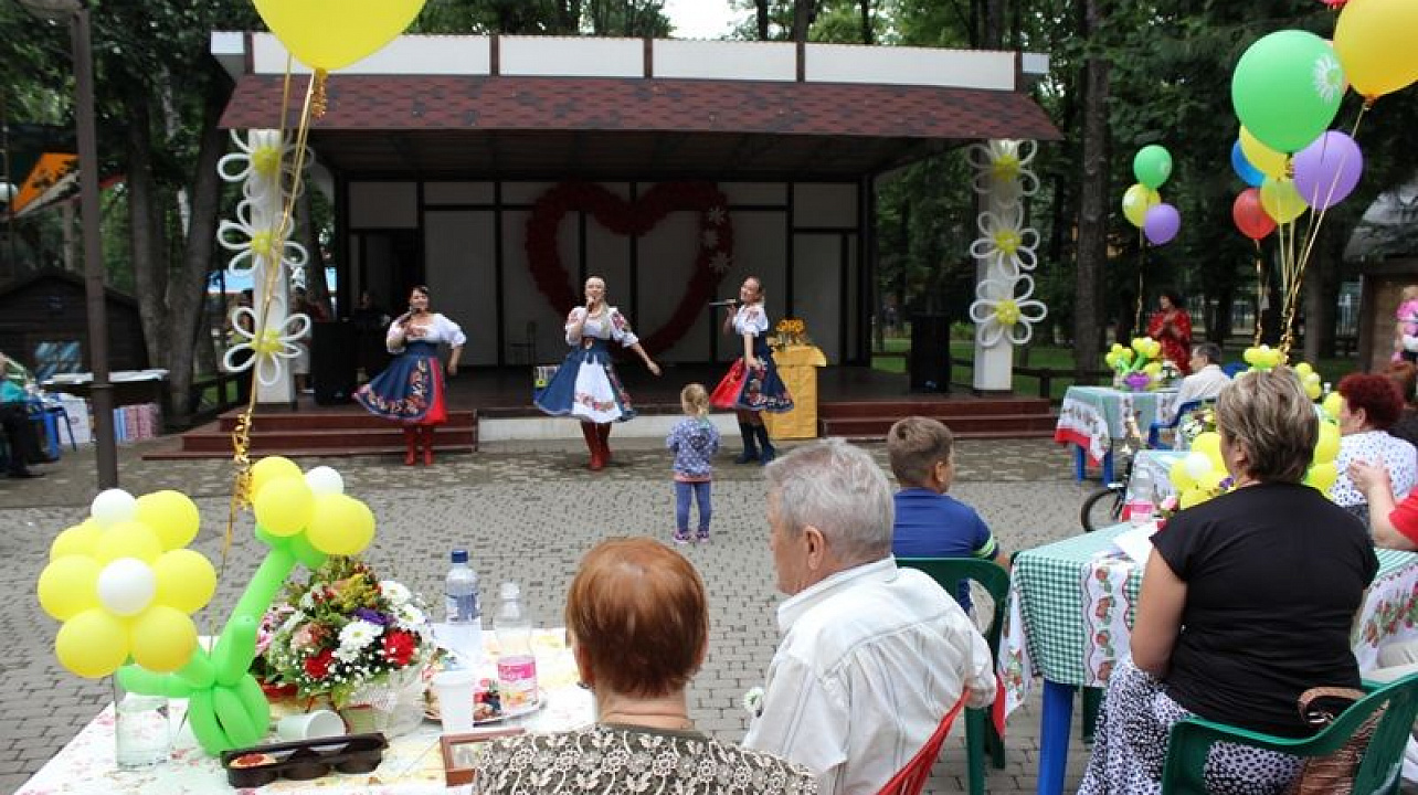 Центральный округ открыл череду праздников, посвященных Дню семьи, любви и верности