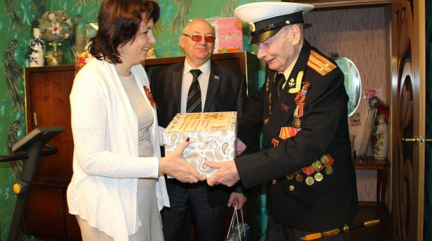 Участника ВОВ Ивана Ивановича Гайдука поздравили с наступающим праздником Днем Победы