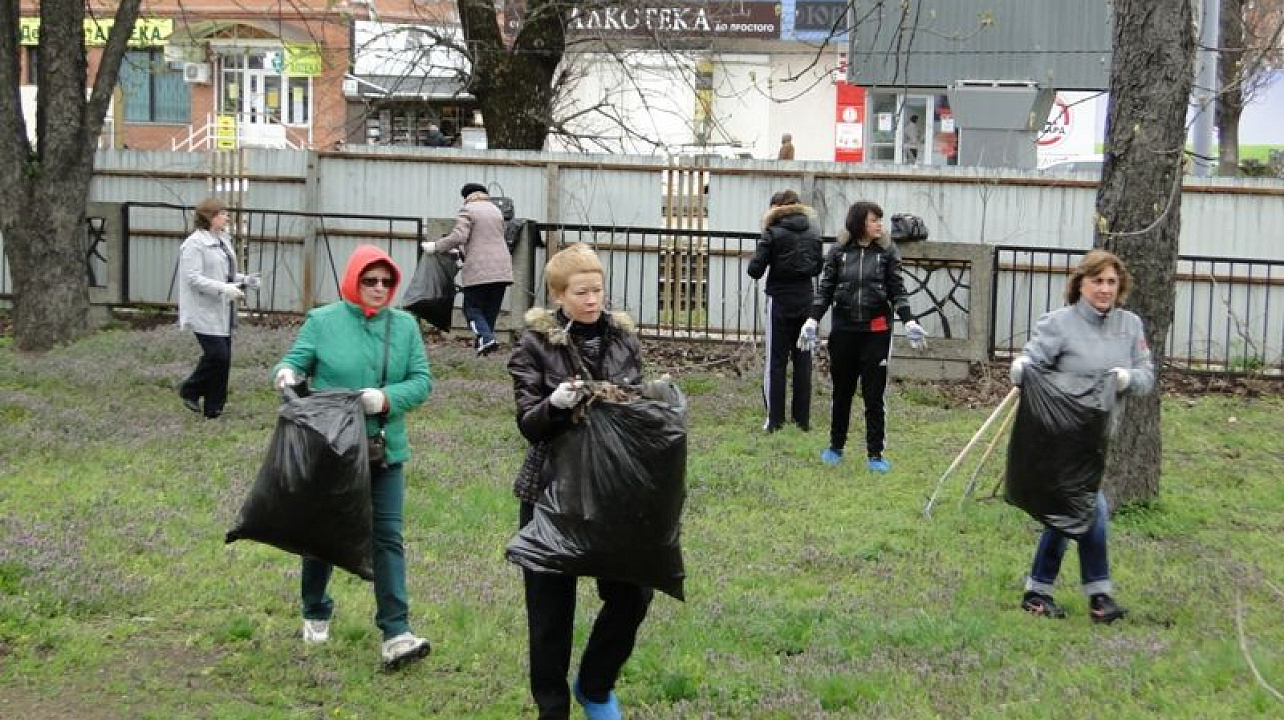 Жители Центрального округа приняли участие во Всекубанском субботнике