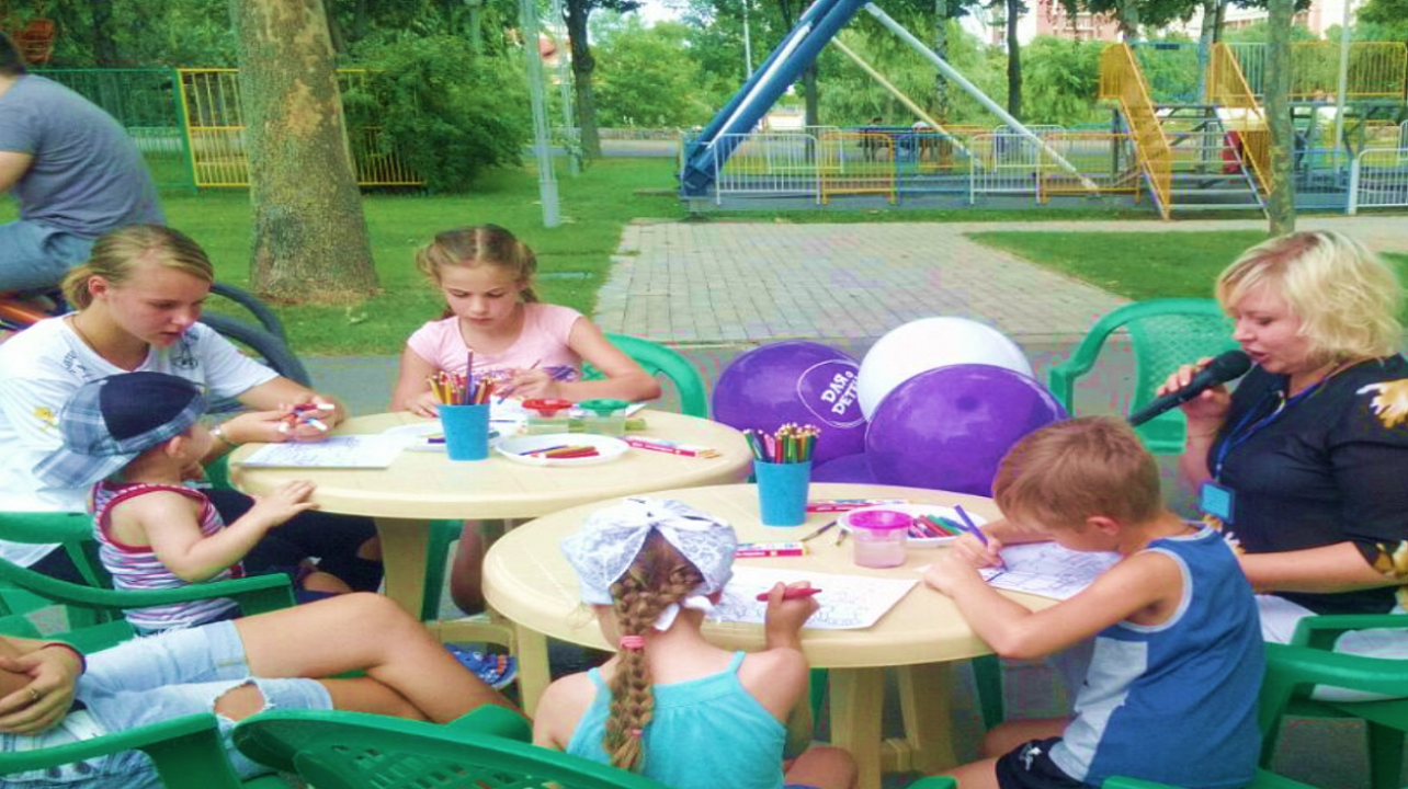 В Парке Победы прошли конкурсы детских рисунков