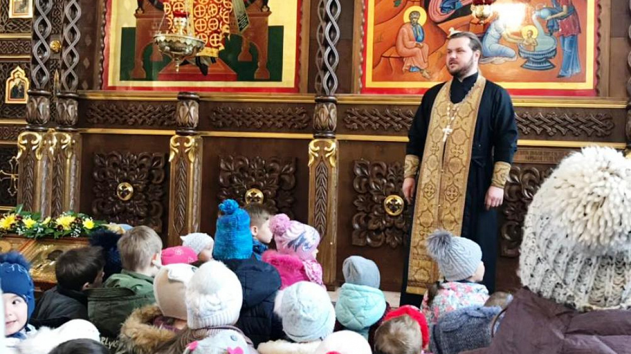 Воспитанники детского сада Западного округа посетили Храм Рождества Христова