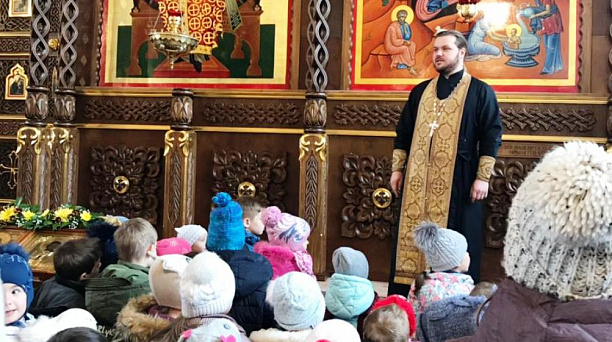 Воспитанники детского сада Западного округа посетили Храм Рождества Христова