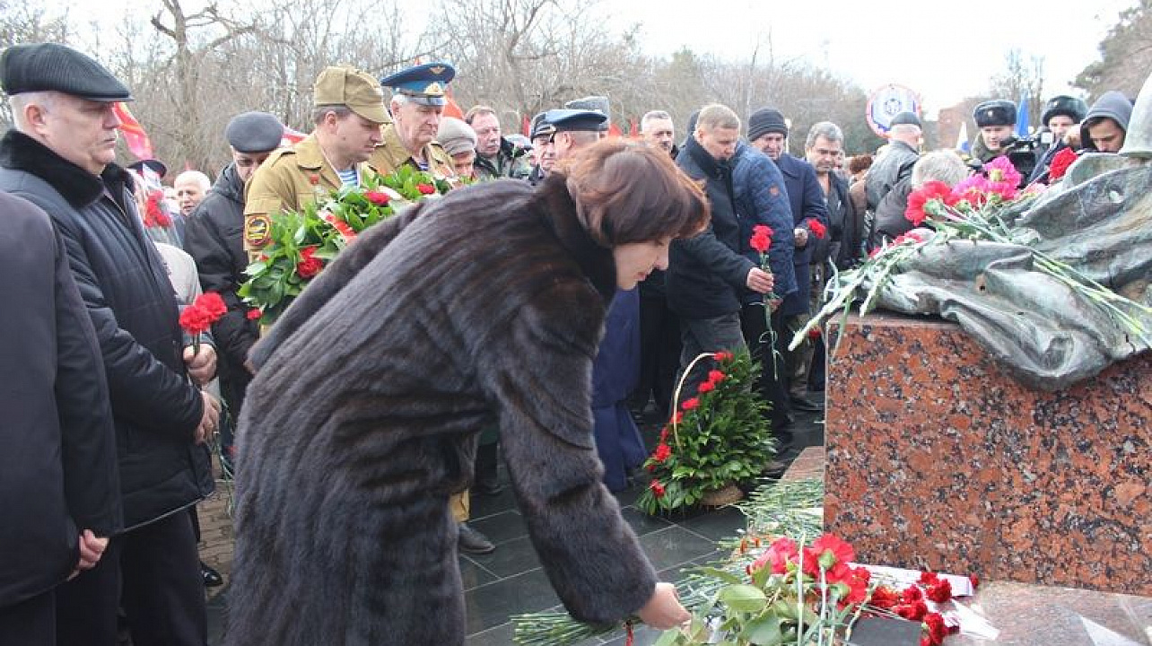 Сегодня в Чистяковской роще состоялся митинг, посвященный воинам-интернационалистам
