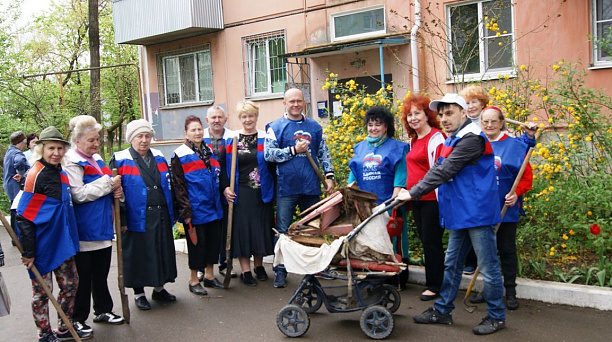 Депутат городской Думы Краснодара Евгений Лисицын принял участие в субботнике в ТОС 222
