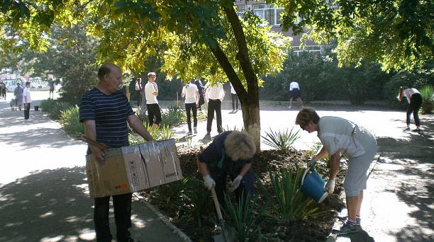Школы и детские сады наводят предпраздничный порядок