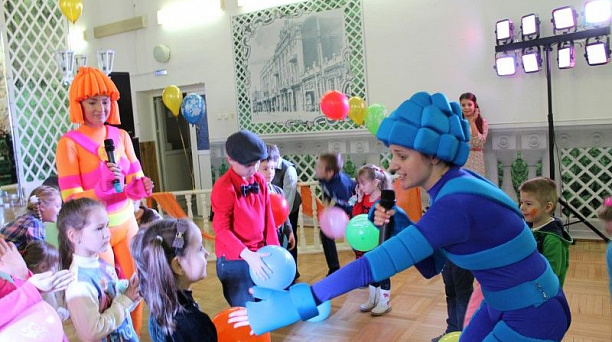 Мы будем вечно прославлять ту женщину, чьё имя мать.