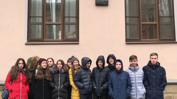 Школьники Западного округа побывали в музее-квартире семьи Игнатовых