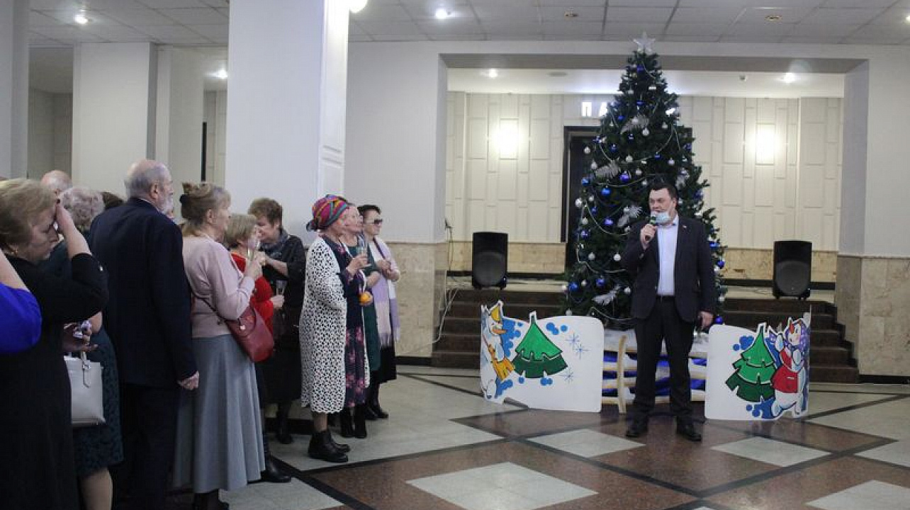 Глава администрации Центрального округа Елена Малова поздравила жителей округа с наступающим Новым годом