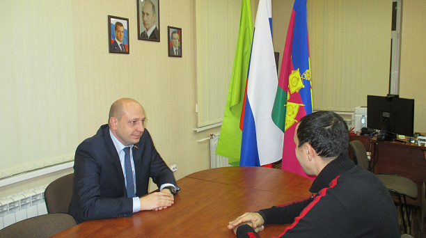 В поселках Российском и Индустриальном построят новые тротуары