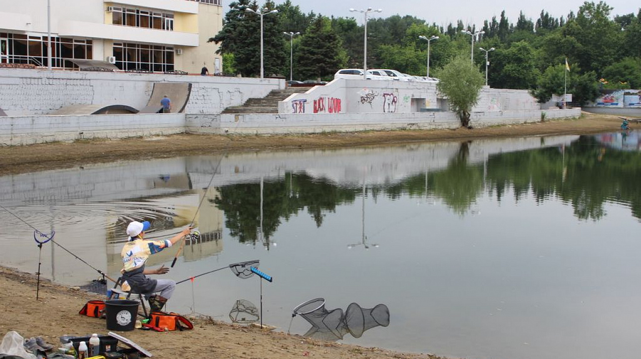 Рыбалка с особенными снастями: донной удочкой и крючками без зацепа