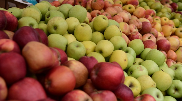Фрукты и ягоды, полные витаминов - на ярмарках выходного дня