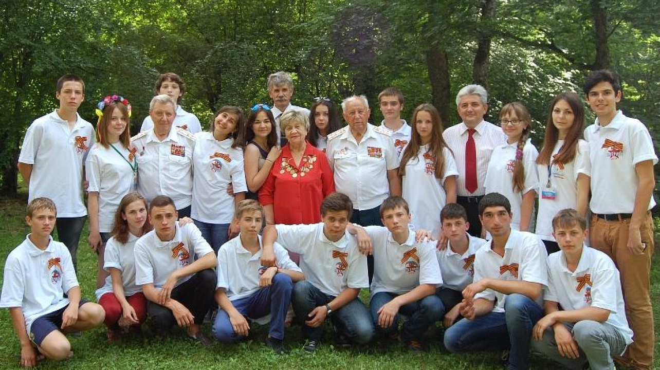 Ветераны Центрального округа провели Урок мужества для детей из Крыма