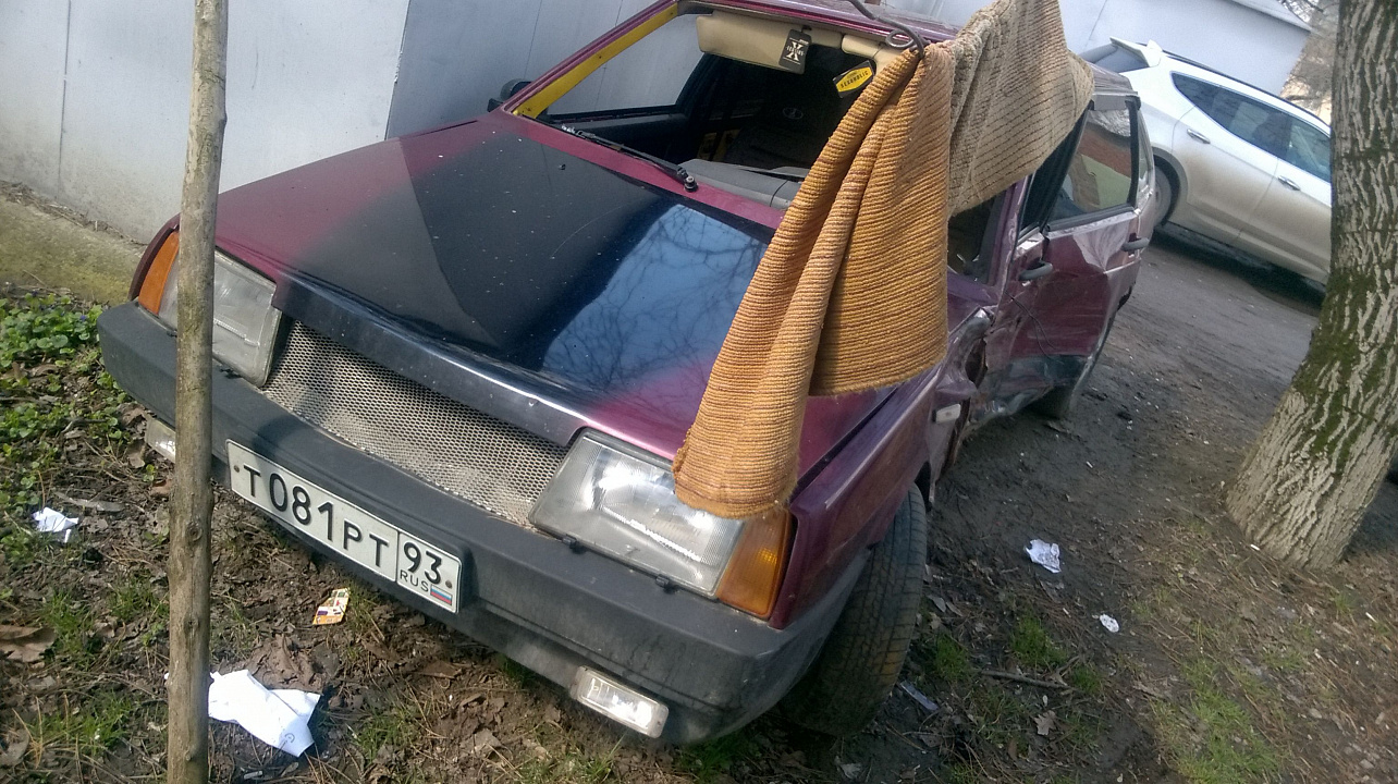 В Западном округе продолжается мониторинг улиц с целью выявления и уборки транспортных средств, брошенных собственниками