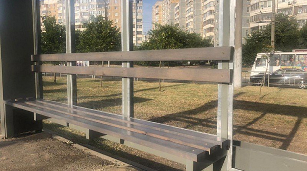 В Краснодаре установили первую тестовую трамвайную остановку с новым дизайном