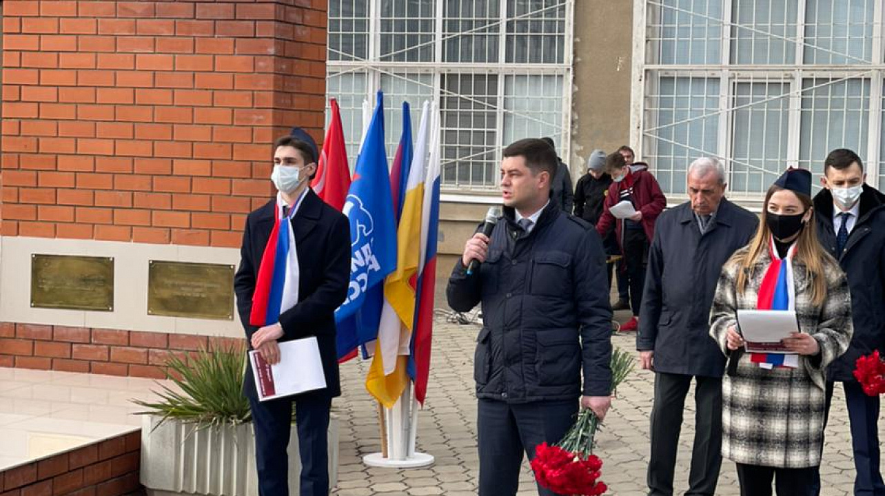 В Прикубанском округе у всех памятников героям Великой Отечественной войны прошли памятные мероприятия и возложение цветов