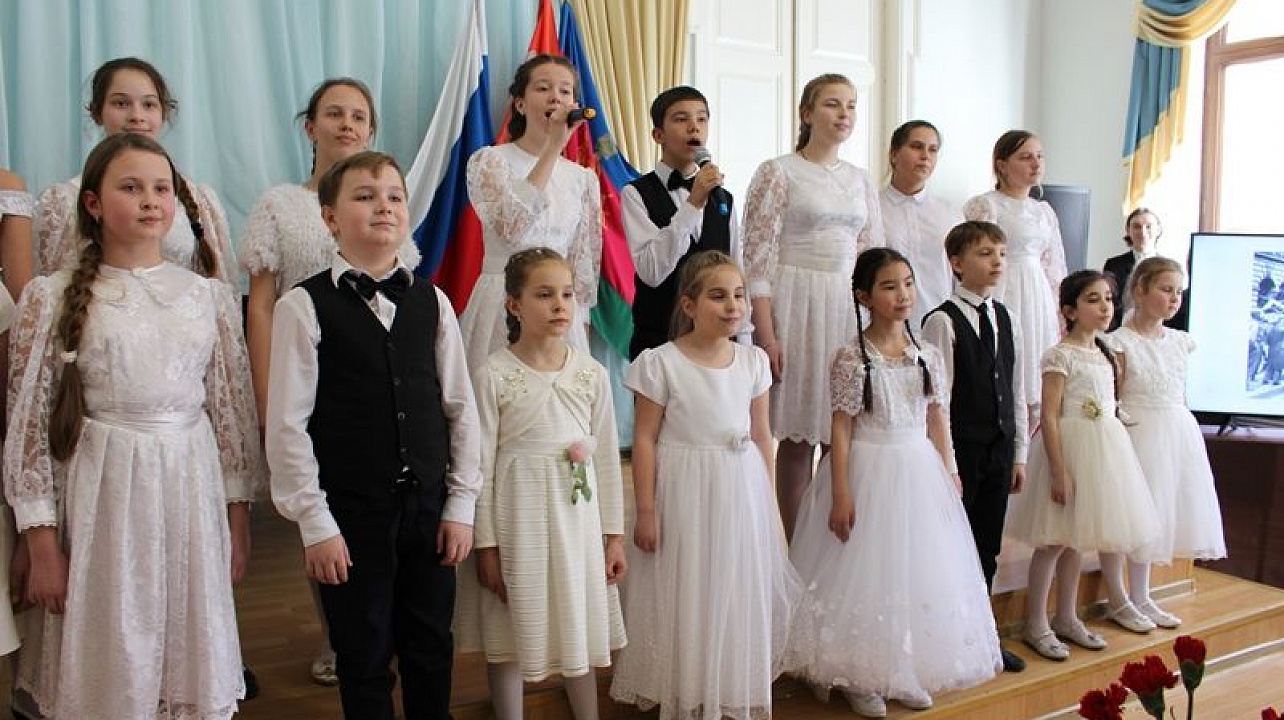 В Центральном округе продолжается торжественное вручение юбилейных медалей