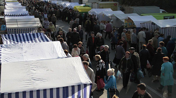 Теперь и палатки: в Краснодаре расширен перечень объектов уличной торговли, которым рекомендуют обновить внешний вид