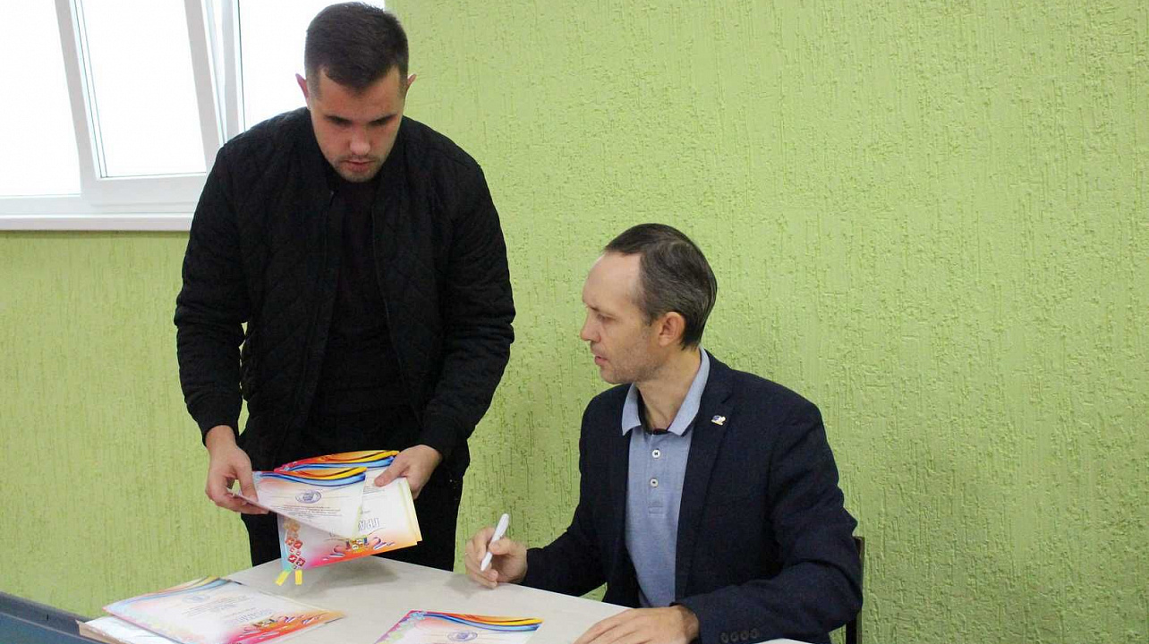 Теннис награждение (9).JPG