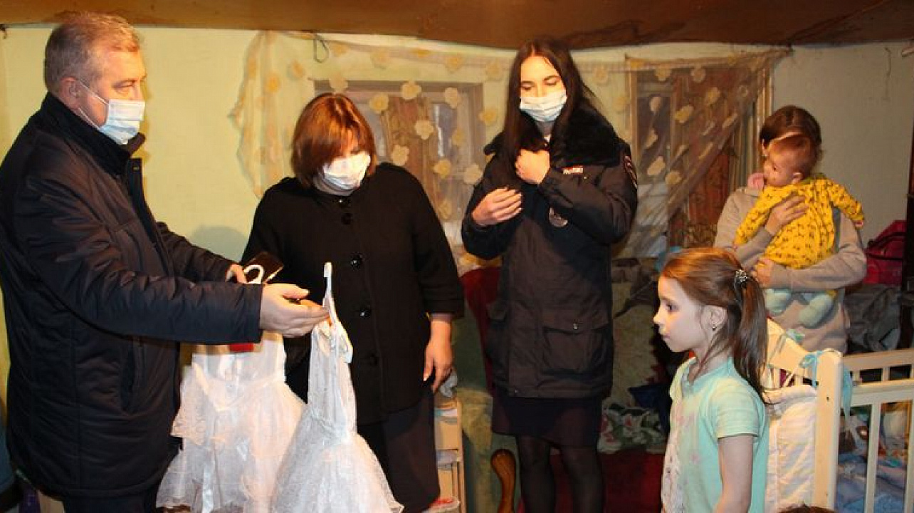 В Центральном округе с Новым годом поздравили детей, оказавшихся в трудной жизненной ситуации