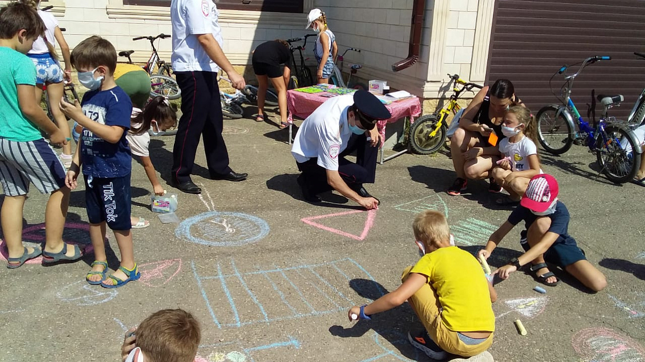 В садоводческом товариществе «Янтарь» прошли занятия с детьми по безопасной езде на велосипедах