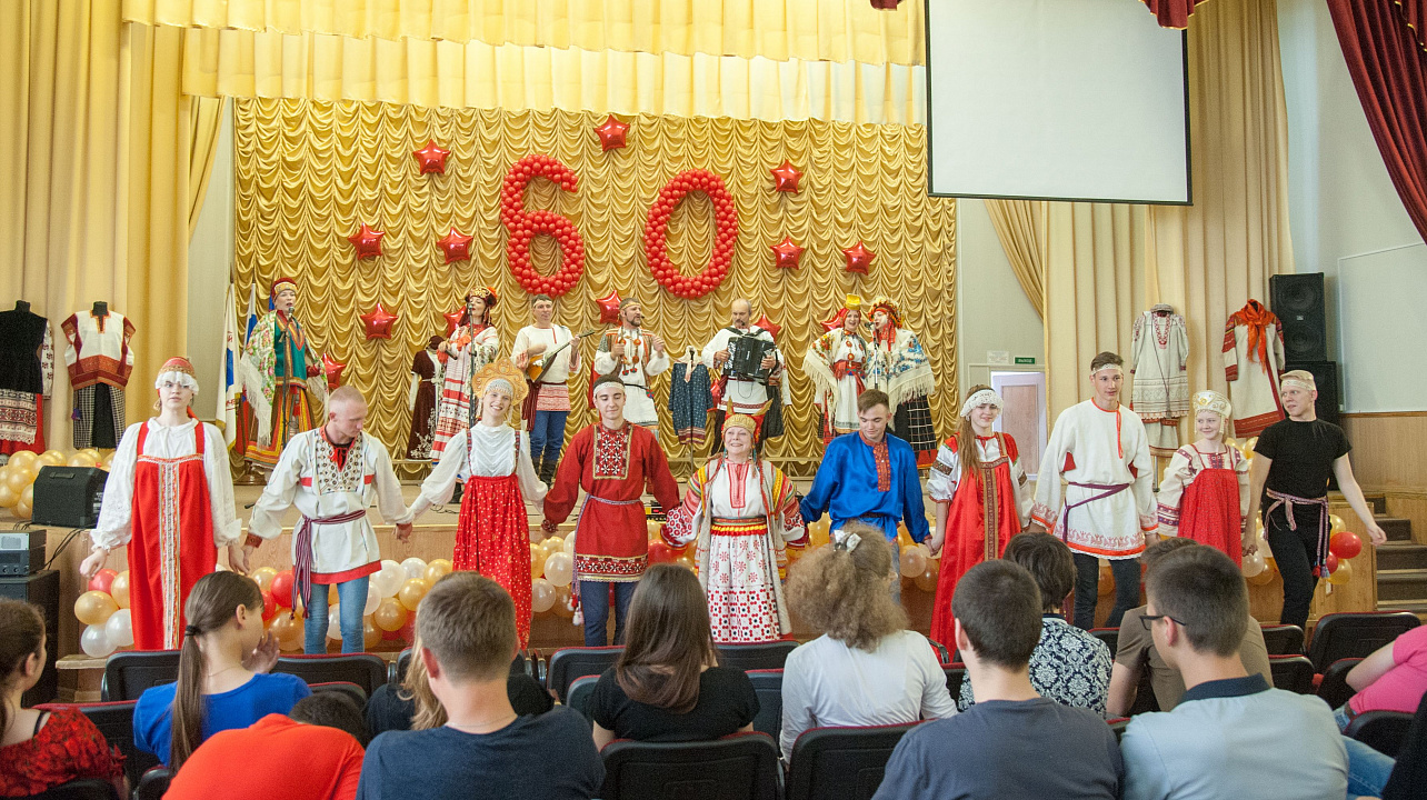 Русскую фольклорную программу «От России до России» показали в образовательных учреждениях Краснодара (9).jpg