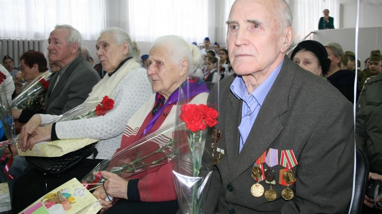 В прикубанском лицее №64 чествовали блокадников Ленинграда