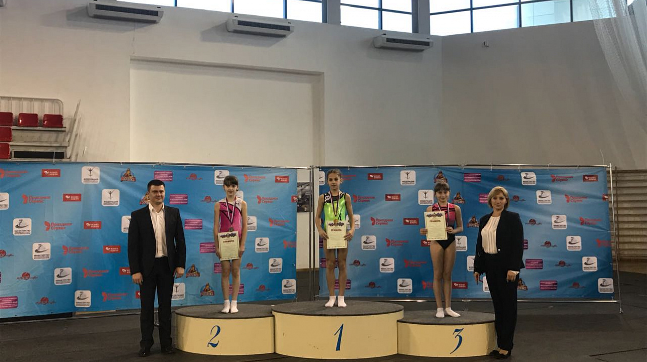 Батутисты «Спортивной школы олимпийского резерва № 3» завоевали 50 медалей в открытом первенстве и Кубке края