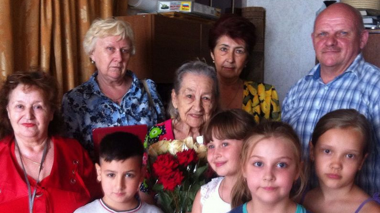 Председателю общественной организации Союза несовершеннолетних узников фашизма Людмиле Михайловне Бобрышевой исполнилось 90 лет