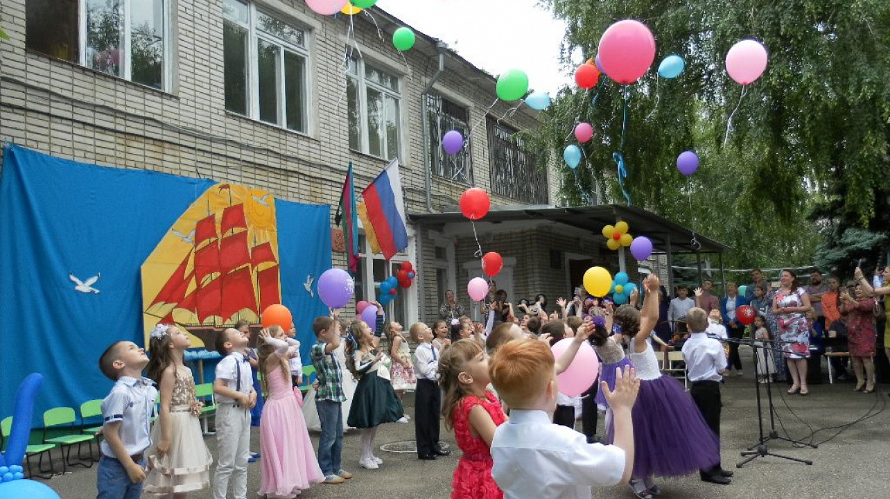 В Западном округе продолжаются выпускные вечера в детских садах