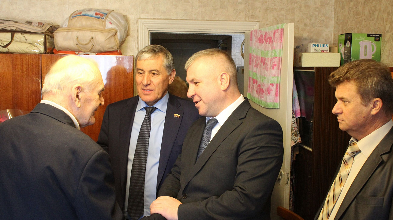 В Западном округе состоялось поздравление ветерана Великой Отечественной войны